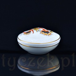 Eleganckie puzderko/bombonierka wykonane z białej porcelany w śląskiej wytwórni