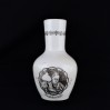 Ten oryginalny wazon wykonany został ze śląskiej porcelany w białym kolorze