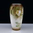 Seceyjne uchwyty i niecodzienna forma porcelanowego wazonu