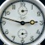Zbliżenie na tarczę - cyferblat zegarka modelu DUO marki Kienzle