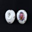 Spód porcelanowego jajka sygnowany dwoma znakami