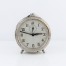 Dostojny i klasyczny zegar z lat trzydziestych XX wieku