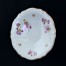 Patera reprezentuje pożądany wśród koneserów porcelany fason Chippendale