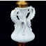 zabytkowy świecznik z pięknie modelowanym porcelanowym korpusem