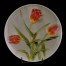Secesyjne tulipany na ozdobnym talerzu antyku
