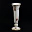 Dekoracyjny wazon z porcelany w kolorze ecru z kwiatami i złoceniami