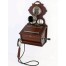 Stuletni Telefon drewniany z początku XX wieku
