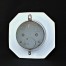 TYł zegara z puszką metalową chroniąca werk zegara