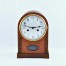 Elegancki zegar wahadłowy HAU na biurko i komodę