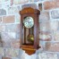 Przepiękny zegar secesyjny w uroczej skrzyni do zawieszenia na ścianę