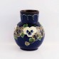 Bratki zdobią artystyczny wazon z przełomu XIX i XX wieku – Paul & Anna Wranitzky
