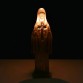 Madonna - szklany świecznik: mistyczna figura w stylu skandynawskim
