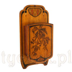 Kolekcjonerski organizer Art Nouveau z grawerowanym motywem roślinnym, sygnatura RW