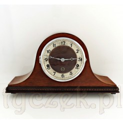 Zabytkowy i sprawny zegar z melodią Westminster wygrywaną co kwadrans