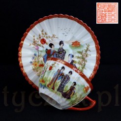 Rzadka filiżanka ze spodkiem z markowej porcelany dekorowanej japońskim wzorem