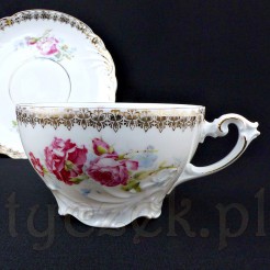 Pięknie ukształtopwana porcelana z finezyjnym uszkiem