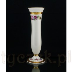 Pełen stylu i elegancji porcelanowy wazon w kremowym odcieniu ecru.