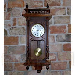 Piękny i dostojny zegar kwadransowy marki Gustav Becker