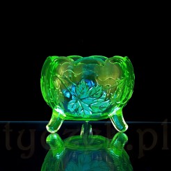 Wyjątkowe szklane naczynie ze szkła uranowego - podświetlone lampą UV