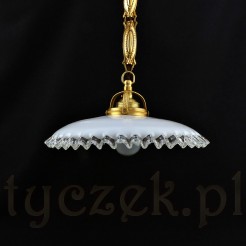 Niepowtarzalna lampa do jadalni ze szklanym abażurem falbankowym