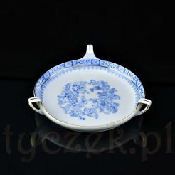 Paterka wykonana z porcelany z dawnych Tułowic ozdobiona orientalnymi dekoracjami w kolorze niebieskim