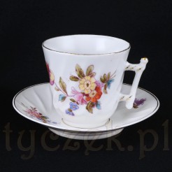 Stylowa filiżanka porcelanowa z XIX wieku