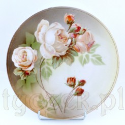 Porcelanowy talerz z herbacianą różą