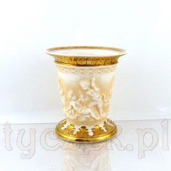 Luksusowy wazon z reliefowym zdobieniem i złoceiami