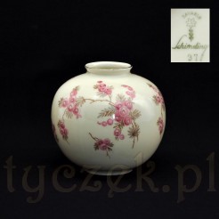 wytworny wazon porcelanowy marki Schirding z Bavarii