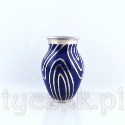 Cudowny wazonik z cennej porcelany w kremowym odcieniu