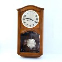 Zabytkowy zegar w nowoczesnej formie Art Deco