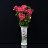 Kwiatostan jabłonki na wazonie z białej porcelany marki Classic Rose Rosenthal 