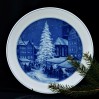 Okazały talerz bożonarodzeniowy wykonany został z królewskiej białej porcelany z Miśni