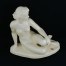 Cortendorf Figura Siedzącej Dziewczyny | Elegancja w jednym wyjątkowym dziele ceramicznym