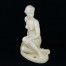 Zanurz się w pięknie rzeźbionej figurze aktu z Cortendorf, mistrzostwie ceramicznej sztuki lat 30-50. XX w. Odkryj niepowtarzalność i elegancję w jednym dziele.