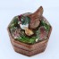 Kurka z pisklęciem została wykonana z ogromną precyzją i dbałością o detale. 