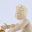 Dokładne detale porcelanowej figurki