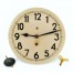 Okrągły zegar z niewielkiej wytwórni W.Hoffmann