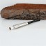 Lufkę wyposażono w sprężynowy mechanizm do usuwania pozostałości papierosa. 