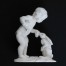 Przepiękna figurka z porcelany szalchetnej