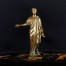 Zbliżenie na miniaturę posagu z brązu Cesarza Juliusza