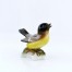Delikatna urocza figurka porcelanowego ptaszka