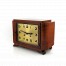 Dekoracyjny i sprawny zegar w nowoczesnej obudowie drewnianej