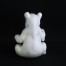 Figurka porcelanowa przedstawiająca siedzącego niedźwiedzia, model 1452 Wallendorf.
