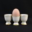 Jajcarka z porcelany ecru ze złoceniami