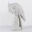 Widok figury papugi Kakadu z białej porcelany marki Striegau