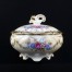 Dekorowana motywami kwiatowymi porcelana