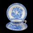 Śnieżnobiała porcelana z niebeiskim wzorem China Blau