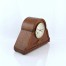 Wyjątkowa forma zabytkowego zegara w drewnie