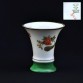 Rajski paw – elegancki porcelanowy wazonik Carl Tielsch